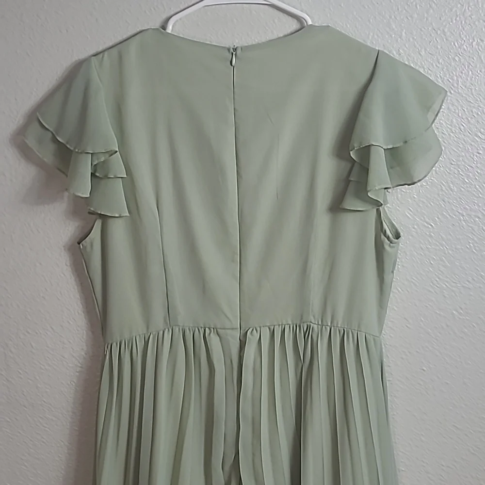 Elegant Sage Green Pleated Maxi Dress Size M - Picture 5 of 7